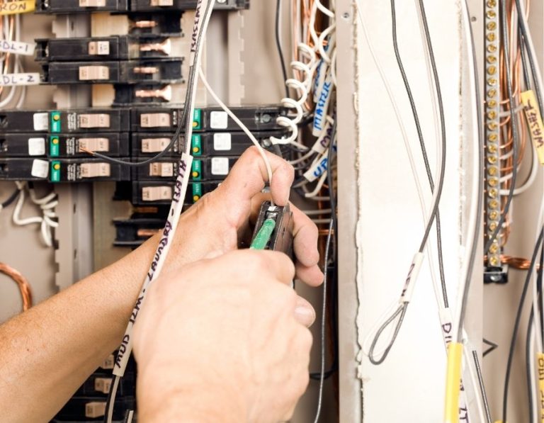 Breaker Panel Trouble Near Historic Springfield Square? Call Our Local Experts Today
